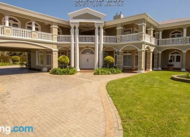 Grand Lux Boutique Manor